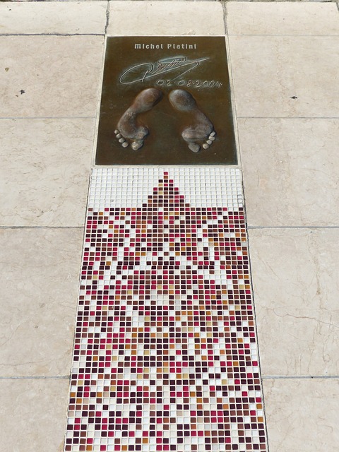 替补席上没 替补席上没